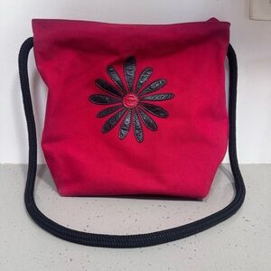 🇨🇦Nautilos Red With Black Daisy Canvas Tote🇨🇦